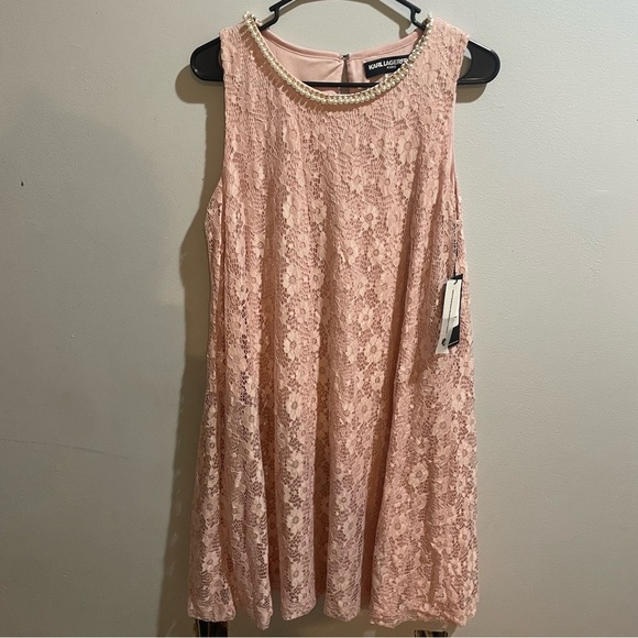Karl Lagerfeld Dresses & Skirts - Karl Lagerfeld Paris Blush Pink sleeveless lace dress 10 pearl collar DEFECT